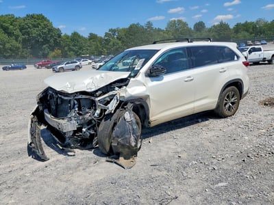 5TDZZRFHXHS****** 2017 Toyota Highlander