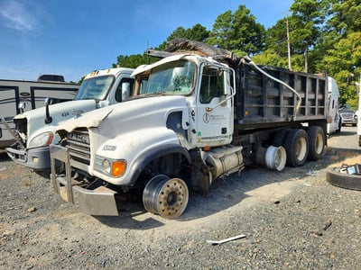 1M2AG11CX6M****** 2006 Mack CV713 Granite
