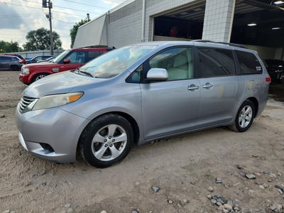 5TDKK3DC2DS****** 2013 Toyota Sienna