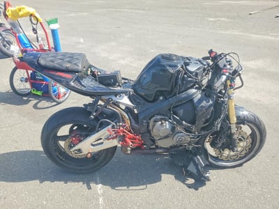 JH2PC37015M****** 2005 Honda CBR600RR