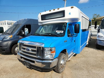 1FDFE4FS1HD****** 2017 Ford E-450 Super Duty