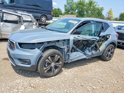 YV4162UL3N2****** 2022 Volvo XC40