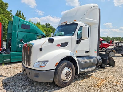 1XPBA48X7JD****** 2018 Peterbilt 579