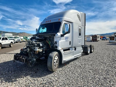 3AKJHHDR7LS****** 2020 Freightliner Cascadia