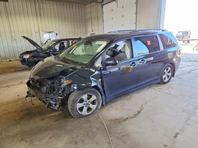 5TDKZ3DC0JS****** 2018 Toyota Sienna