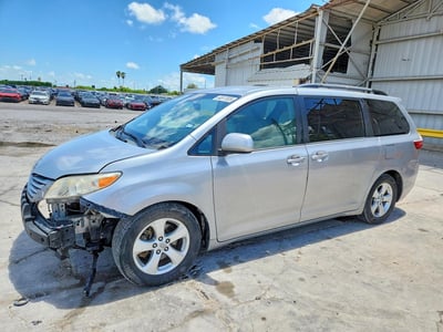 5TDKK3DC9GS****** 2016 Toyota Sienna