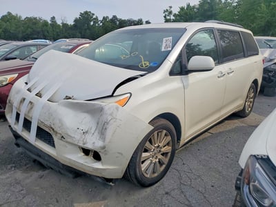 5TDDK3DC8FS****** 2015 Toyota Sienna
