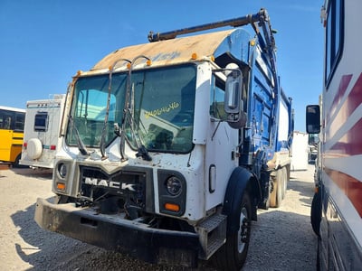 1M2AV04C3GM****** 2016 Mack Mru613