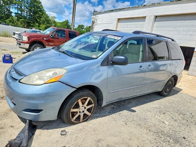 5TDKK4CC0AS****** 2010 Toyota Sienna