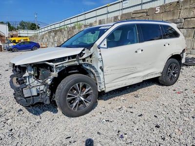 5TDJKRFH4GS****** 2016 Toyota Highlander