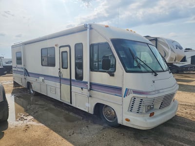 1GBKP37N6P3****** 1993 Chevrolet P30