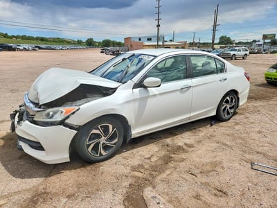 1HGCR2F32GA****** 2016 Honda Accord