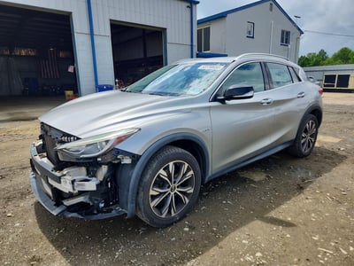 SJKCH5CR1HA****** 2017 Infiniti QX30