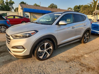 KM8J33A21JU****** 2018 Hyundai Tucson