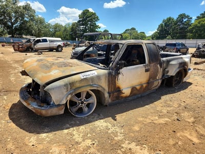 1GCCS19WX28****** 2002 Chevrolet S-10