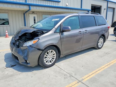 5TDYK3DC6FS****** 2015 Toyota Sienna