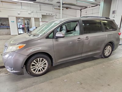 5TDYK3DCXGS****** 2016 Toyota Sienna