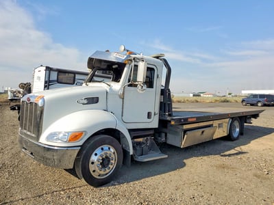 2NP2HM6X7GM****** 2016 Peterbilt 337