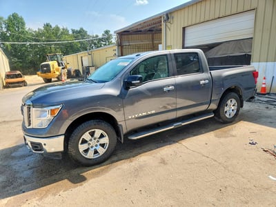 1N6AA1E51JN****** 2018 Nissan Titan