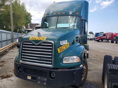 1M1AW01X3HM****** 2017 Mack Cxu612