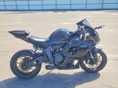 JYARM38E8PA****** 2023 Yamaha R7