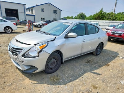 3N1CN7AP4HK****** 2017 Nissan Versa