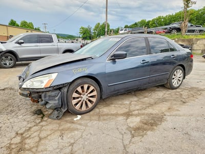 1HGCM56604A****** 2004 Honda Accord