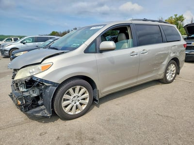 5TDDK3DC9FS****** 2015 Toyota Sienna