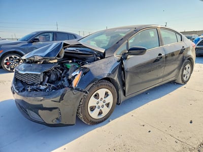 3KPFK4A77JE****** 2018 Kia Forte