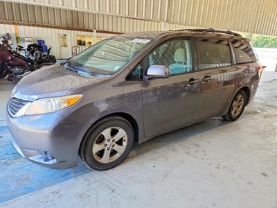 5TDKK3DC2BS****** 2011 Toyota Sienna