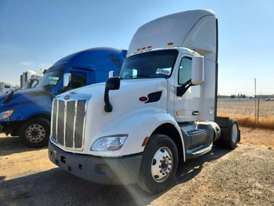 1XPBA48X8JD****** 2018 Peterbilt 579