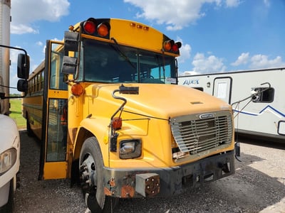 4UZ3CJAA61C****** 2001 Freightliner Fs65 Chassis