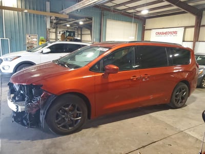 2C4RC1EG1JR****** 2018 Chrysler Pacifica
