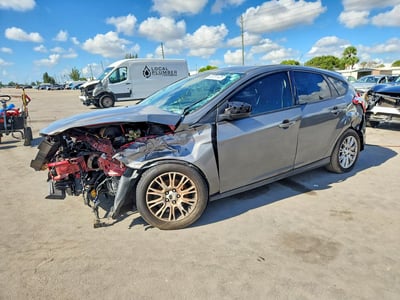 1FAHP3K25CL****** 2012 Ford Focus