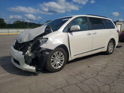 5TDYZ3DC5HS****** 2017 Toyota Sienna