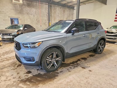 YV4162UM8M2****** 2021 Volvo XC40