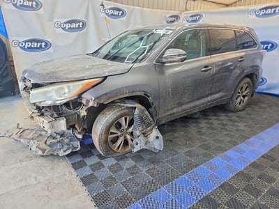 5TDBKRFH8FS****** 2015 Toyota Highlander