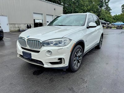 5UXKT0C55J0****** Salvamento y Destrozados 2018 BMW X5 en North Boston