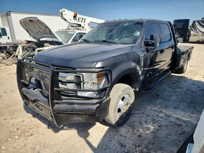 1FD8W3HT3JE****** 2018 Ford F-350