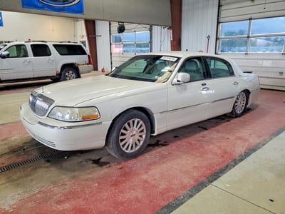1LNHM81W23Y****** 2003 Lincoln Town Car