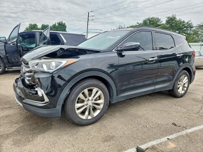 5XYZUDLA1HG****** 2017 Hyundai Santa Fe