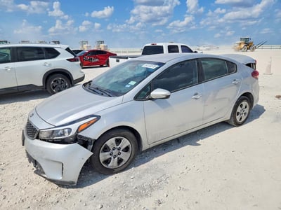 3KPFK4A76HE****** 2017 Kia Forte