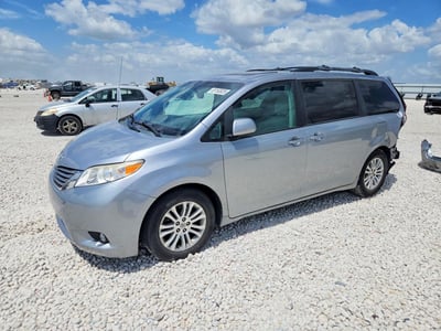 5TDYK3DC7BS****** 2011 Toyota Sienna