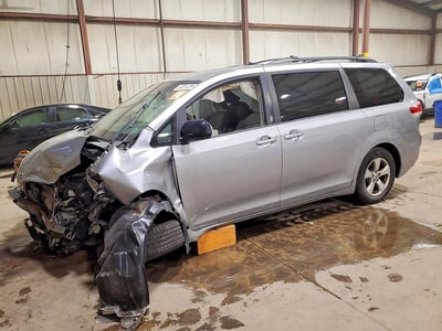 5TDKK3DC5BS****** 2011 Toyota Sienna