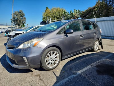 JTDZN3EU2EJ****** 2014 Toyota Prius V