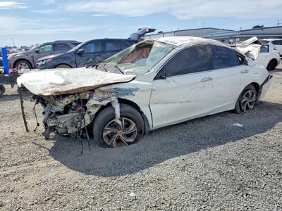 1HGCR2F33GA****** 2016 Honda Accord