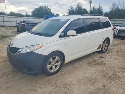 5TDKK3DC1CS****** 2012 Toyota Sienna