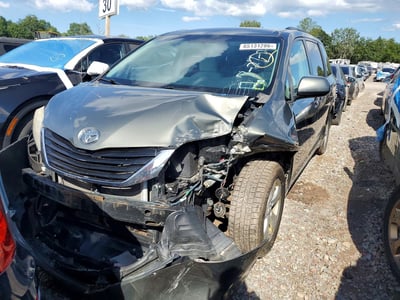 5TDKK3DC2CS****** 2012 Toyota Sienna