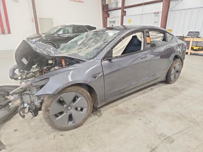 5YJ3E1EB6NF****** 2022 Tesla Model 3