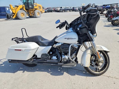 2016 Harley-Davidson FLHX